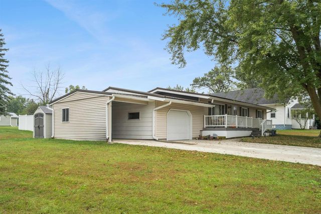 305 8th Ave SW, Oelwein, IA 50662