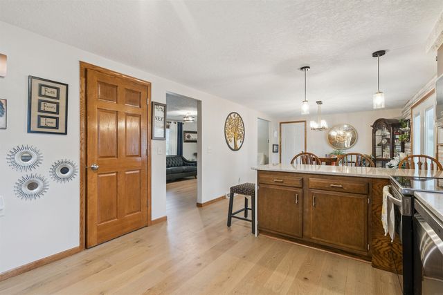 305 8th Ave SW, Oelwein, IA 50662