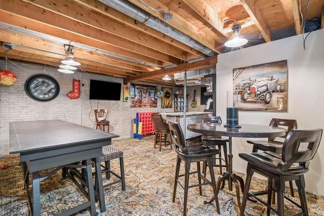 305 8th Ave SW, Oelwein, IA 50662