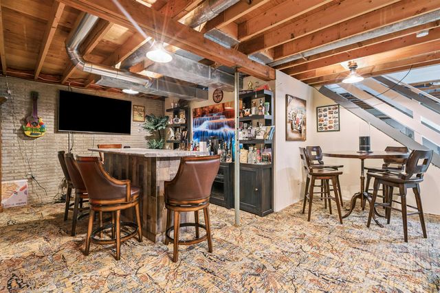 305 8th Ave SW, Oelwein, IA 50662