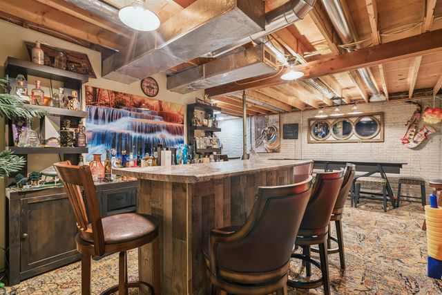 305 8th Ave SW, Oelwein, IA 50662