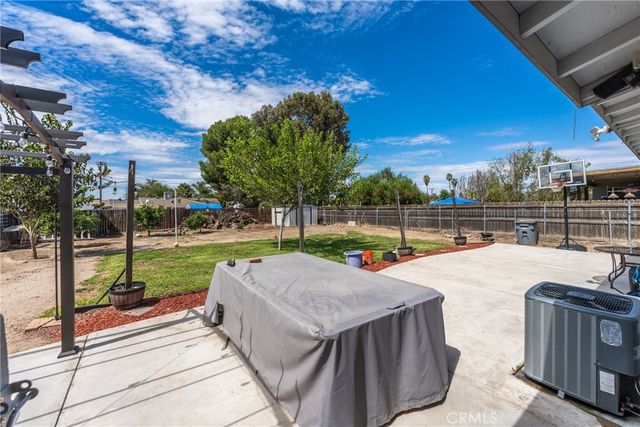 601 S Taylor, Hemet, CA 92543