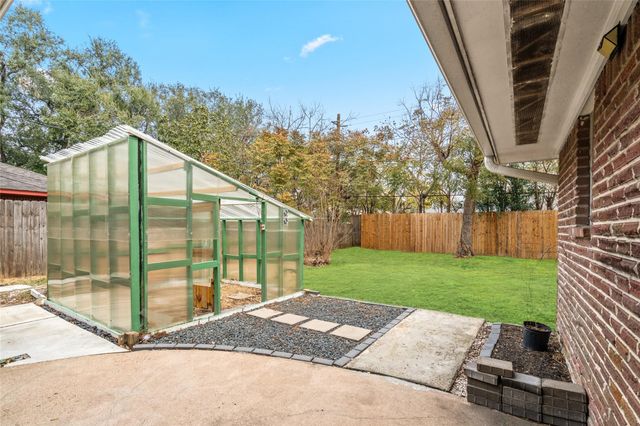 11225 Cliffwood Drive, Houston, TX 77035