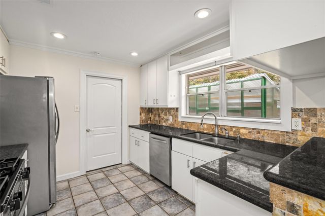 11225 Cliffwood Drive, Houston, TX 77035