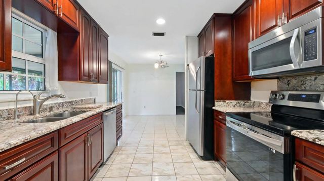 428 Alemeda Drive, Palm Springs, FL 33461