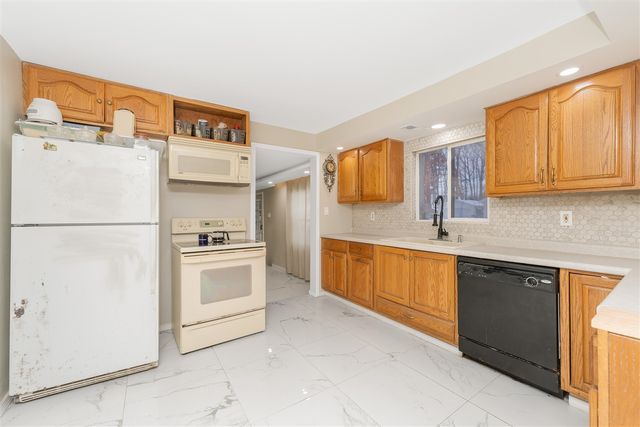 1729 Vickery Road, Portage, MI 49002