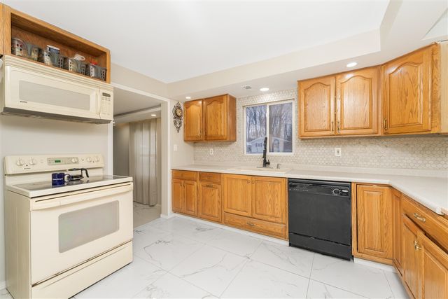 1729 Vickery Road, Portage, MI 49002