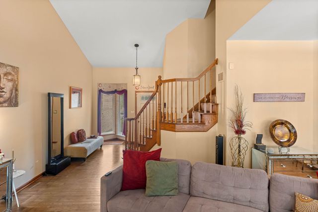 6930 Lexington Court, Tinley Park, IL 60477