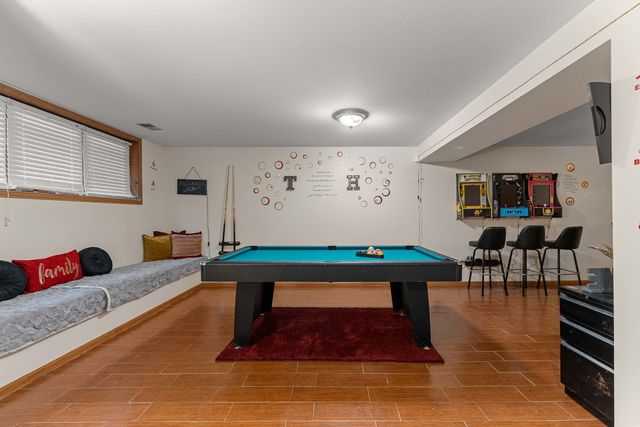 6930 Lexington Court, Tinley Park, IL 60477