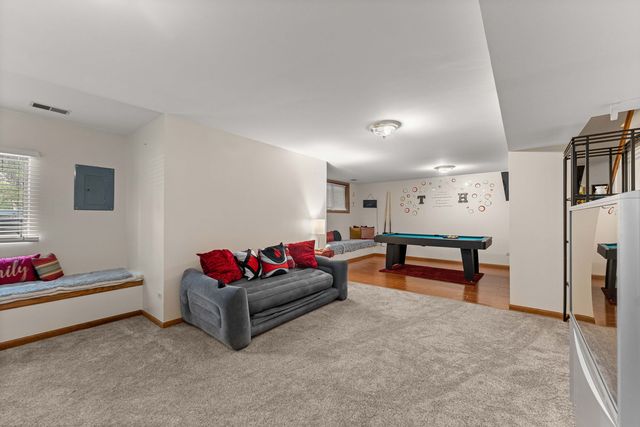 6930 Lexington Court, Tinley Park, IL 60477