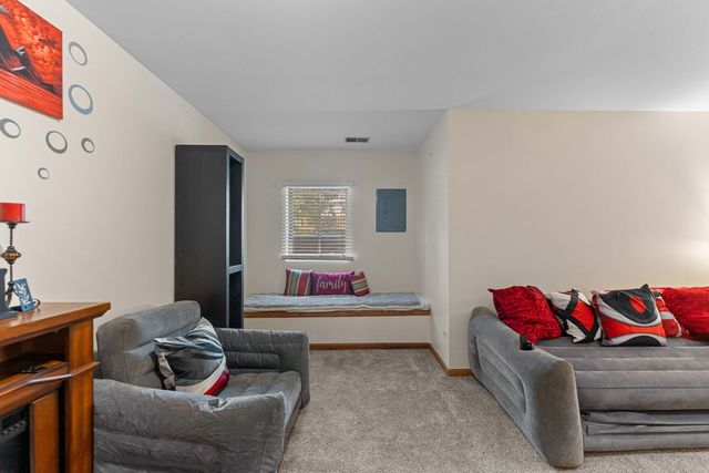 6930 Lexington Court, Tinley Park, IL 60477