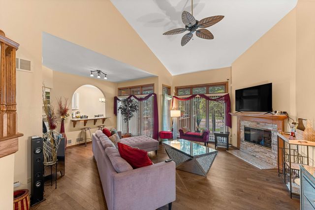 6930 Lexington Court, Tinley Park, IL 60477