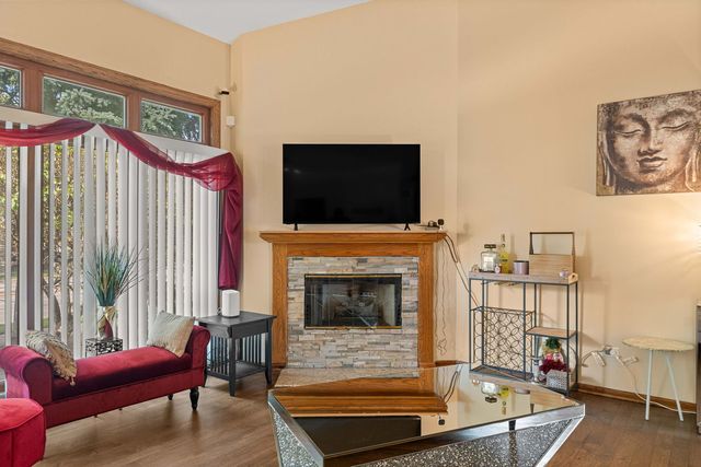 6930 Lexington Court, Tinley Park, IL 60477
