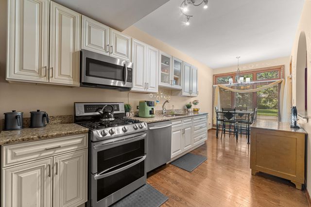 6930 Lexington Court, Tinley Park, IL 60477