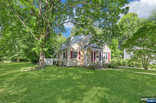 19 Harsen Road, Tenafly, NJ 07670
