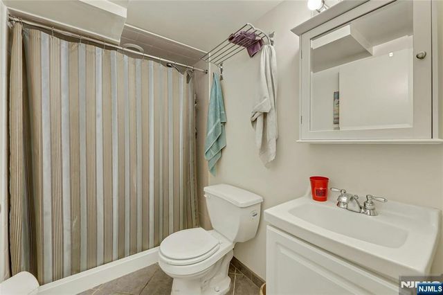 19 Harsen Road, Tenafly, NJ 07670