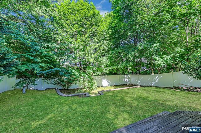 19 Harsen Road, Tenafly, NJ 07670