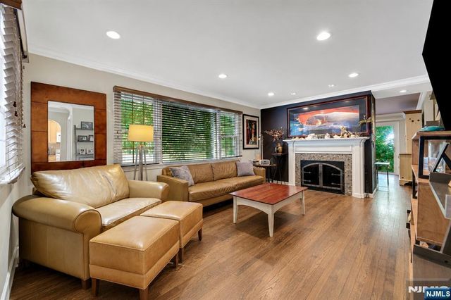 19 Harsen Road, Tenafly, NJ 07670
