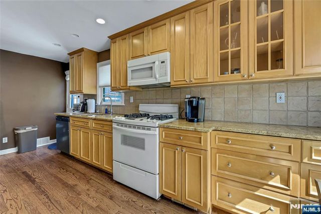 19 Harsen Road, Tenafly, NJ 07670