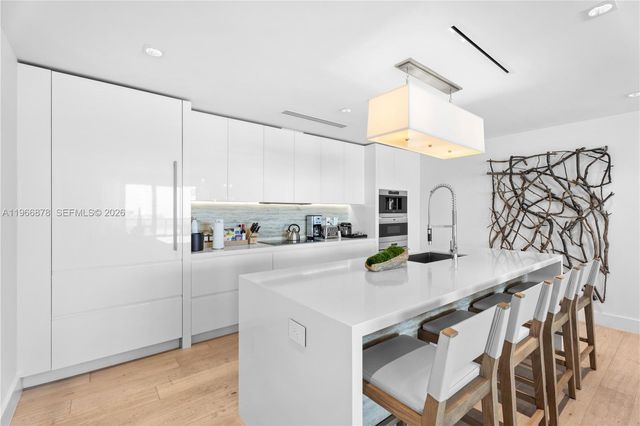 102 24th Street PH-1703, Miami Beach, FL 33139