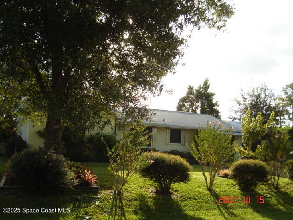 925 Gulfport Road SE, Palm Bay, FL 32909