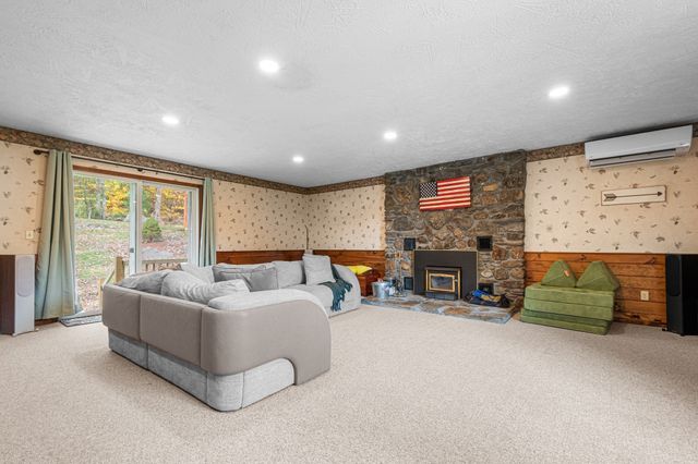 12 Indian Path, Grafton, MA 01536