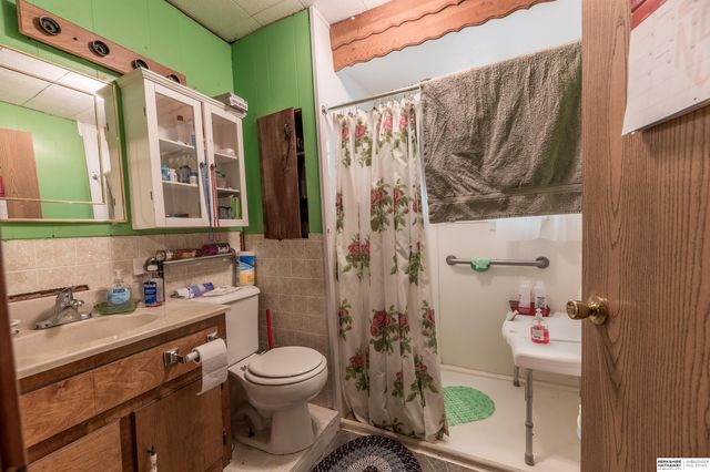 2111 J Street, Omaha, NE 68107