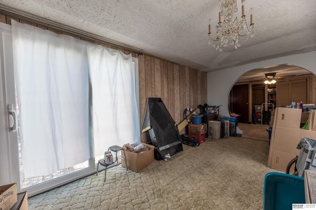 2111 J Street, Omaha, NE 68107