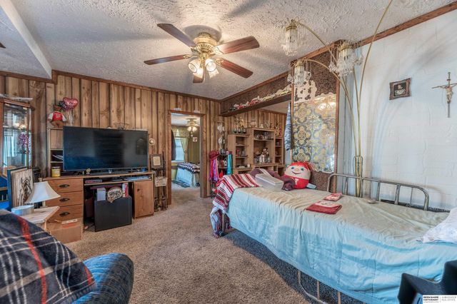 2111 J Street, Omaha, NE 68107