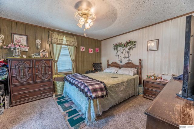 2111 J Street, Omaha, NE 68107