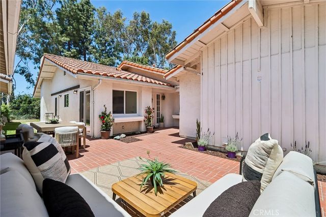 25011 Sunset Place W, Laguna Hills, CA 92653