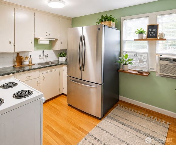 3820 14th Avenue S, Seattle, WA 98178