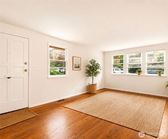 3820 14th Avenue S, Seattle, WA 98178