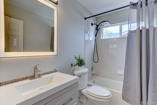 21862 Whirlaway Avenue, Parker, CO 80138