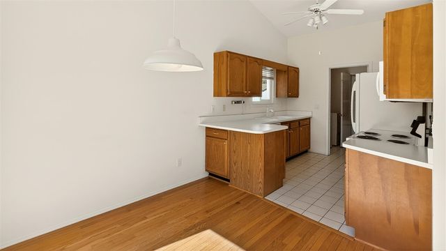 36603 Deerhurst Court 73, Westland, MI 48185