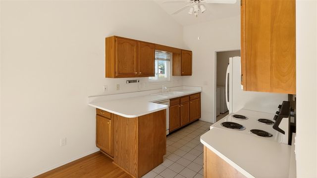 36603 Deerhurst Court 73, Westland, MI 48185