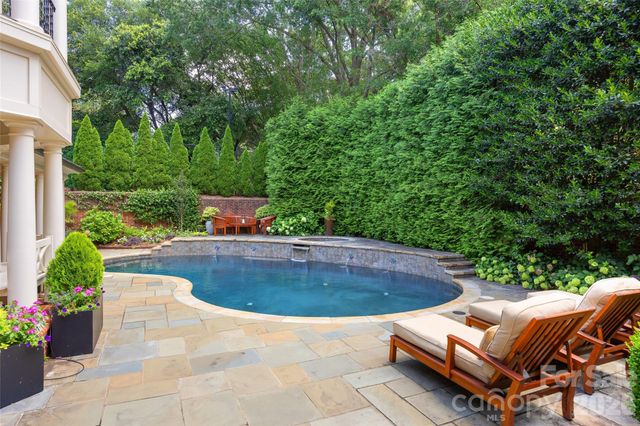 5411 Mirabell Road, Charlotte, NC 28226