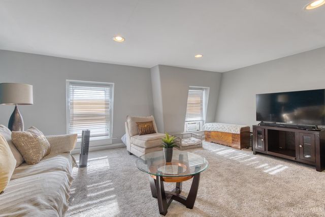 1834 Chase Avenue, Cincinnati, OH 45223