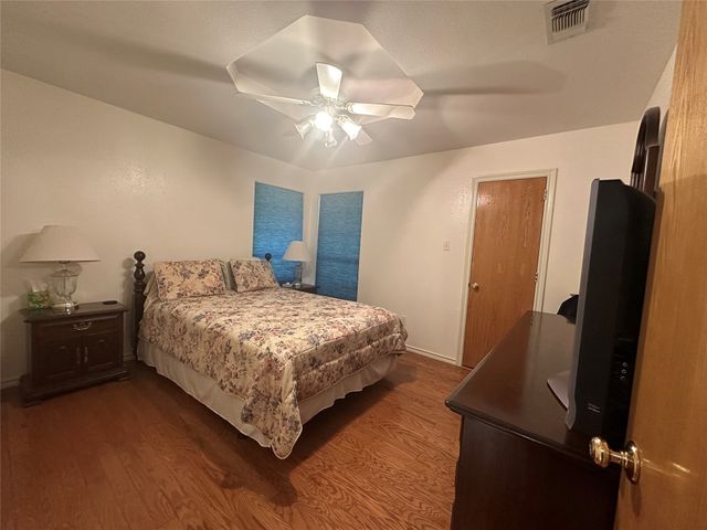 824 Imogene Court, Azle, TX 76020