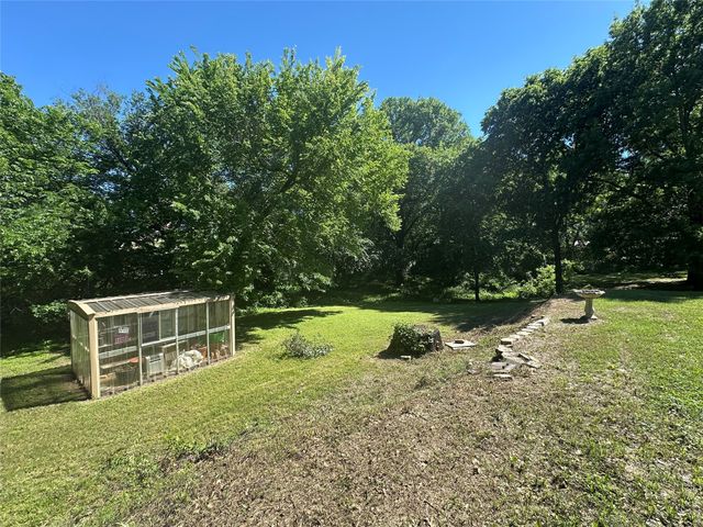 824 Imogene Court, Azle, TX 76020