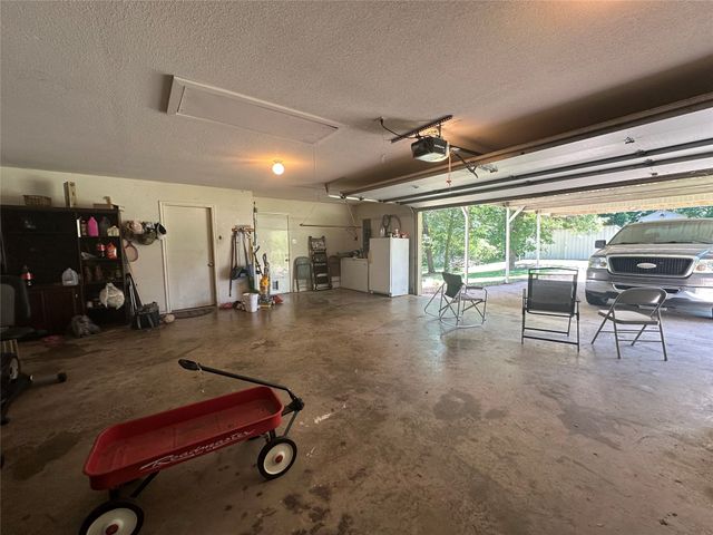 824 Imogene Court, Azle, TX 76020