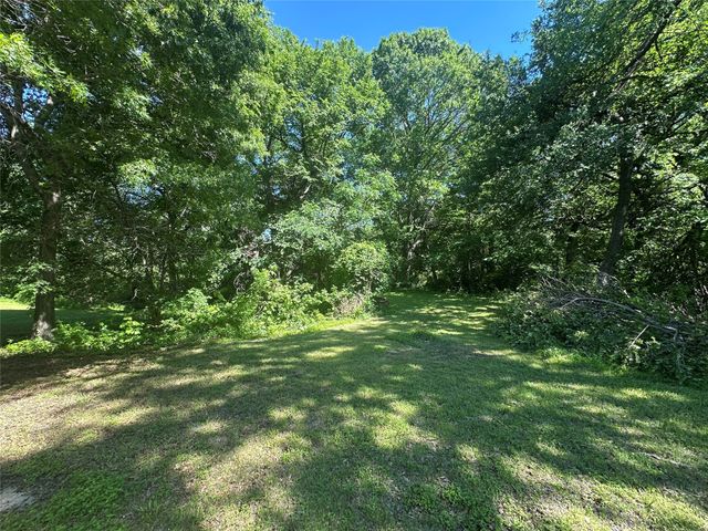 824 Imogene Court, Azle, TX 76020