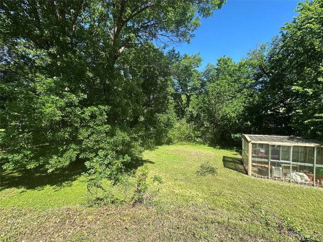 824 Imogene Court, Azle, TX 76020