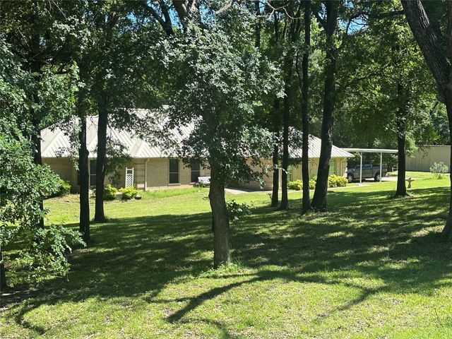 824 Imogene Court, Azle, TX 76020