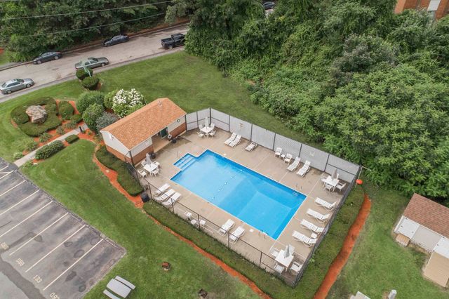 121 English Village Rd Apt 103, Manchester, NH 03102