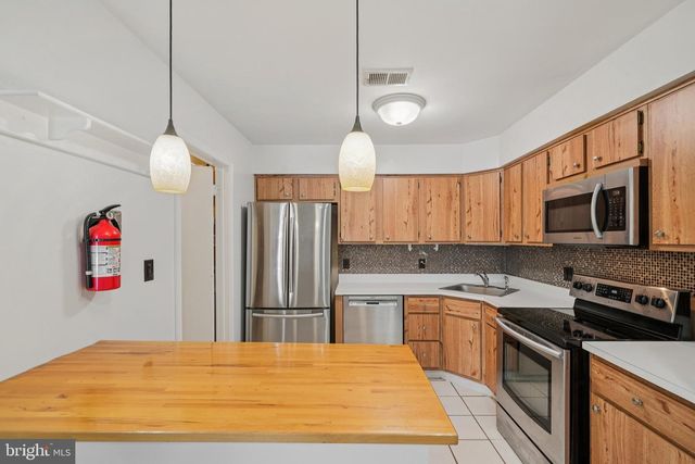 104-B SUMAC CT, Mount Laurel, NJ 08054