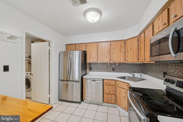 104-B SUMAC CT, Mount Laurel, NJ 08054