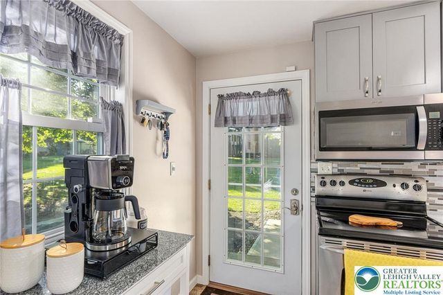 928 Gall Road, Plainfield Twp, PA 18040