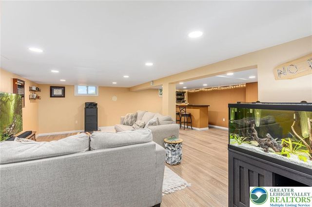 928 Gall Road, Plainfield Twp, PA 18040