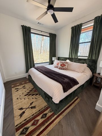 2451 Clifftops Ave, Monteagle, TN 37356